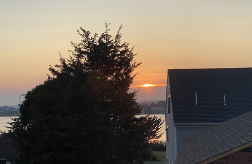 Narragansett House | Spacious MODERN Narragansett Beach House with Water Views & Great Guest Reviews!