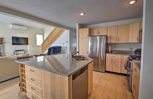 Jackson House | Spacious Ski-in/Out Black Mountain Home w/Deck!