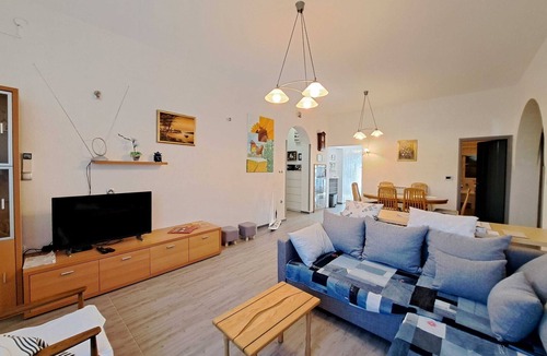 Dajla Apartment | Spacious Urban Retreat Apartment with Terrace - Two Bedroom Apartment with Terrace