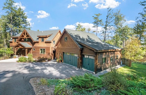 Meredith House | Spacious Waterfront Country House in Charming Meredith