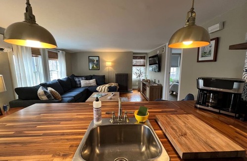 West End House | Spacious West End Retreat. Walk Everywhere, Prime Location. 5 BR/3BTH. 6 BEDS.