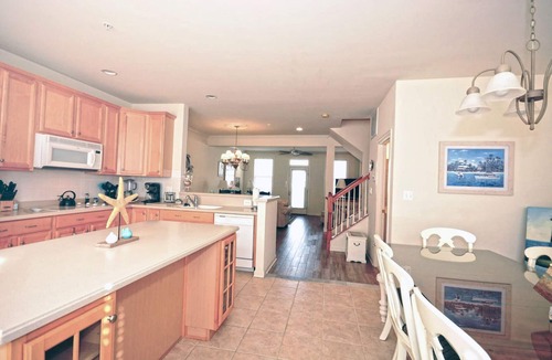 Sunset Island House | Splendid Luxury 5 Bedroom Townhouse with WiFi In Gated Community On Bayside With Indoor/Outdoor Pools, Private Beaches, Restaurant, And More Just Ten Minutes From Beach!