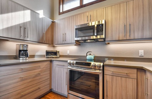 Deer Valley House | Steps to Skiing in Deer Valley! Sleeps 6!