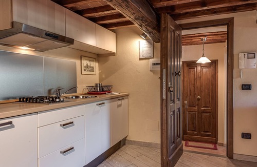 San Martino alla Palma Apartment | Studio 'Il Poderaccio Tramontana' with Shared Pool, Wi-Fi and Air Conditioning