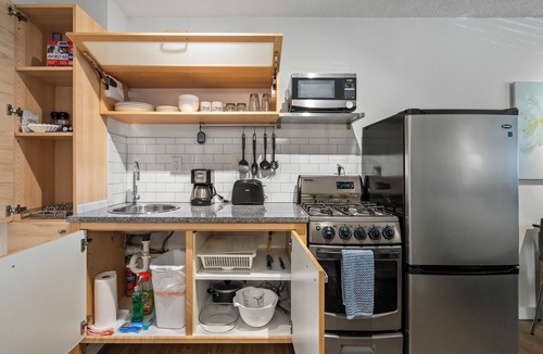 Brookwood Apartment | Studios On 25th by BCA Furnished Apts