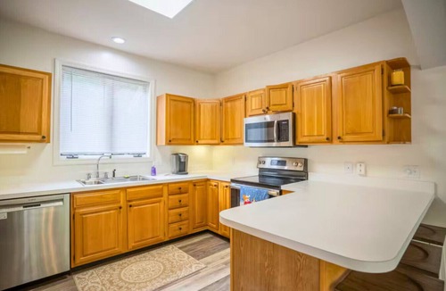 Jeffersonville Condo | Stunning 3-Story Executive Suite | Smugglers' Notch