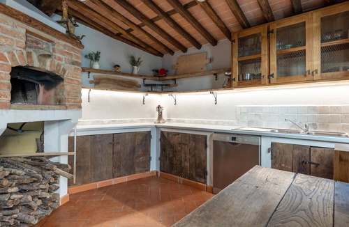 Cascine-La Croce House | Stunning home in Capannori with jacuzzi