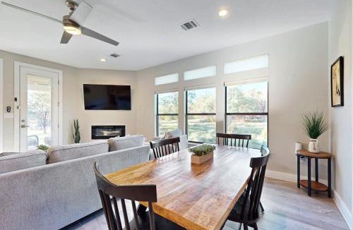 Horseshoe Bay House | Stunning Lake House with Spacious Bedrooms - Minutes to Local Attractions