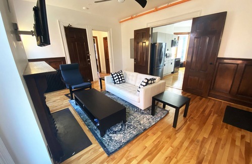 Downtown Portland House | Stunning - modern 2 bedroom Victorian mansion pad