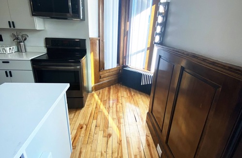 Downtown Portland House | Stunning - modern 2 bedroom Victorian mansion pad