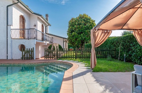 Montecalvoli Villa | Stunning private villa for 15 guests with private pool, hot tub, WIFI, TV and patio