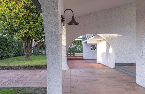 Montecalvoli Villa | Stunning private villa for 15 guests with private pool, hot tub, WIFI, TV and patio