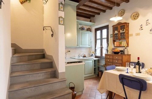 Cascine-La Croce House | Stunning villa with WIFI, A/C, TV, balcony, pets allowed and panoramic view, close to Pisa