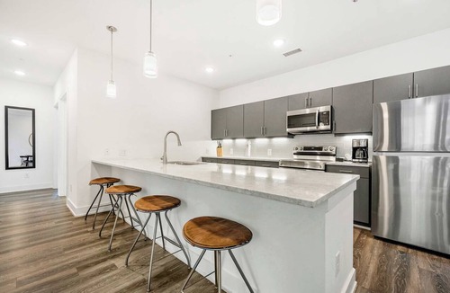 SoNo Apartment | Stylish 2B2B Apartment in Downtown ATL
