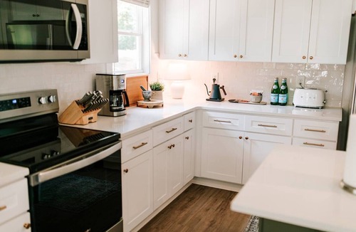 Athens House | Stylish 4BR Escape by MHM Luxury Properties