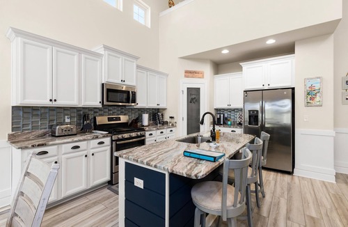 Ocean View House | Stylish Family Beach Retreat just minutes from Coastal Calm