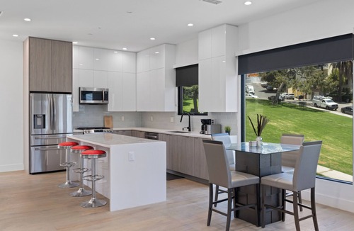 Downtown Los Angeles House | Stylish Modern Home, Private Rooftop & City Views!