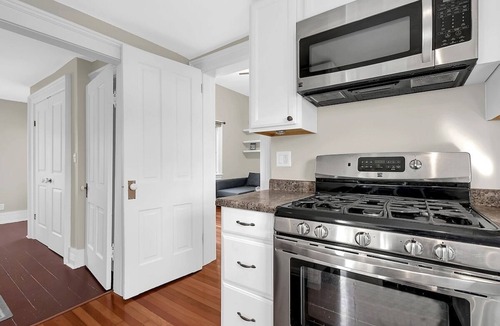 Weinland Park House | Stylish Short North 1BR · Sleeps 4 · Free Parking