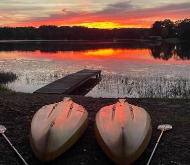Hawkins House | Summer Deal Lakefront FirepitDockKayaksDeck
