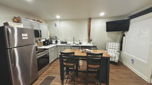 Hawkins House | Summer Deal Lakefront FirepitDockKayaksDeck