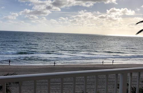 Lauderdale-by-the-Sea Apartment | Summer Special-Ocean front with AMAZING Ocean view