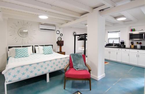 Arroyo City Apartment | Sunny, Waterfront Rio Hondo Studio w/Shared Perks