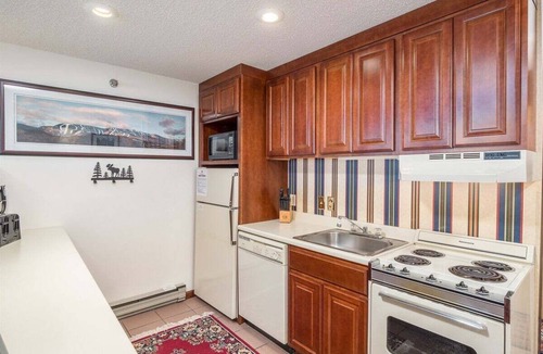 Sunday River Area Condo | Sunrise A-118:Ski-In/Ski-Out Sunday River Condo