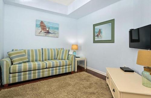 Sunset Island House | Sunset Island Waterfront 4 Bedroom Townhome with Many Amenities!
