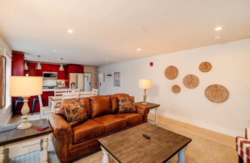 Stowe Apartment | Taber Suite at 109 Main