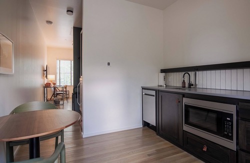 Taylor Hotel | Talbot Commons Hotel