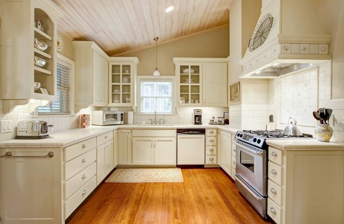 Comfort Cottage | Teacher's Cottage @ Riven Rock Ranch in Comfort TX