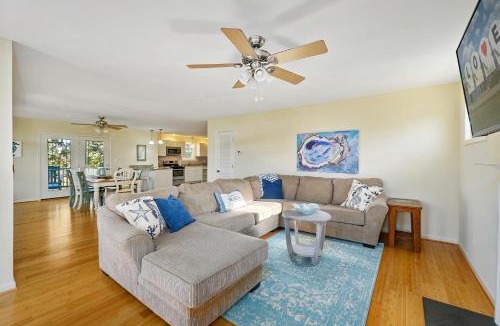 Chincoteague House | Teal Cottage