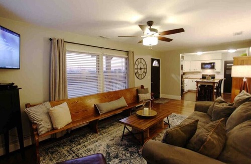 Chillicothe House | Terrace Farmhouse - Chillicothe, OH