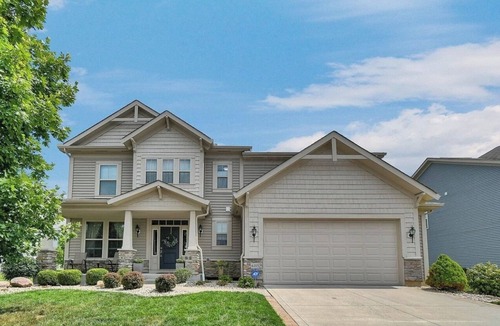 Canal Winchester House | Terrific house with AC in charming Canal Winchester