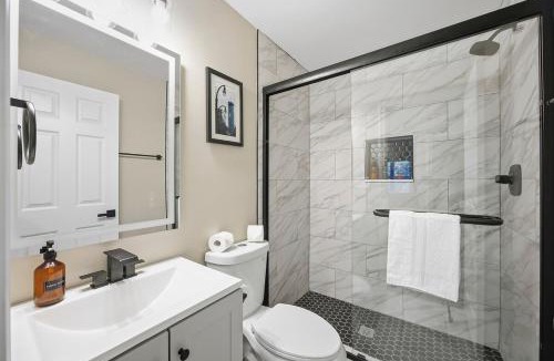 East Point Villa | The 6BR Atlanta Retreat House-Poolside Comfort & Playful Vibes sleeps 28