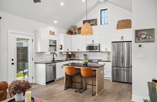 Fredericksburg Apartment | The Burg's Nest | Brand New Luxury Suite