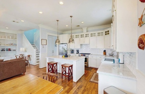Beachside Village House | The Conch Casa | House in Galveston