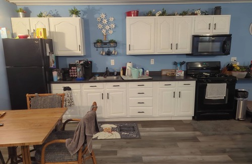 Mount Vernon Apartment | The Coop- Cozy 1-bedroom apartment in peaceful Mount Vernon with AC