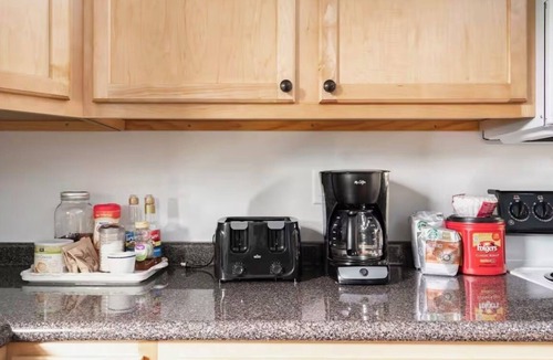 Easton Apartment | "The Coop" Near Easton Town Center Columbus, OH
