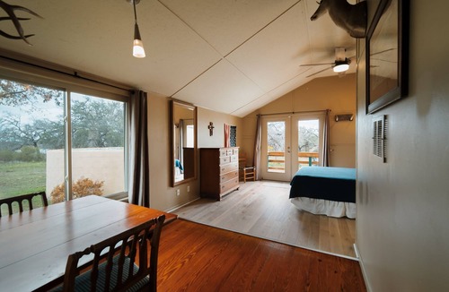 Johnson City House | The Country Life Experience, Close to Distilleries, Wineries, and Wedding Venues