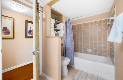 Johnson City House | The Country Life Experience, Close to Distilleries, Wineries, and Wedding Venues