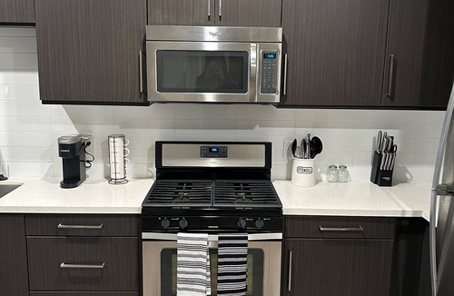 Little Tokyo Apartment | The Forever Vacation Apartment - Heart of Downtown LA