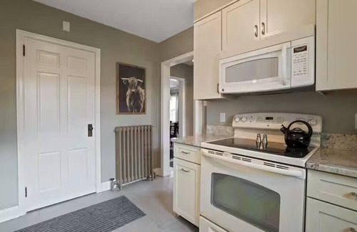 Lewis Center House | The Franklin Suite- Near Jennings Sports Complex