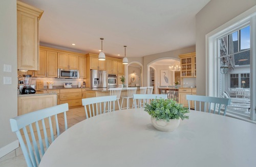Cape Neddick House | The Hill is a Luxury 5-bedroom retreat with panoramic ocean views from almost every room, just 0.2 miles from Cape Neddick Beach. One-level living with ramp access, roll-in showers, and grab bars makes it ideal for multigenerational beach stays.