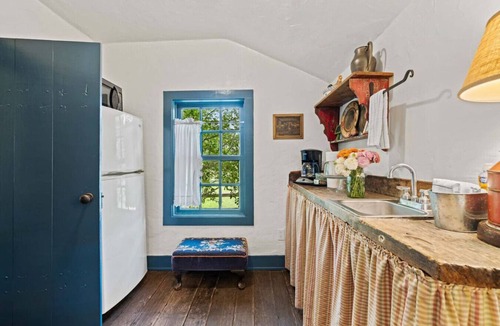 Fredericksburg Cabin | The Indiana House | Historic Home | Built in 1849