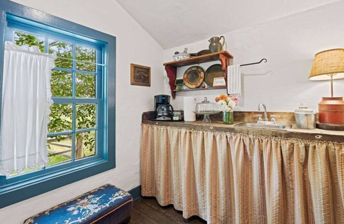 Fredericksburg Cabin | The Indiana House | Historic Home | Built in 1849