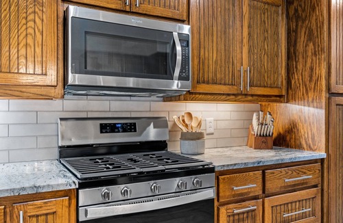 Fredericksburg House | The Live Oak Haus (Sleeps 19) - 6 Bed | 6 Bath | Pool + Hot Tub + Fire Pit