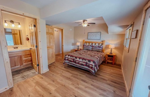 Rockbridge House | The Lodge at Hocking Hills - 2 Hot Tubs - 6 acres - Lake access