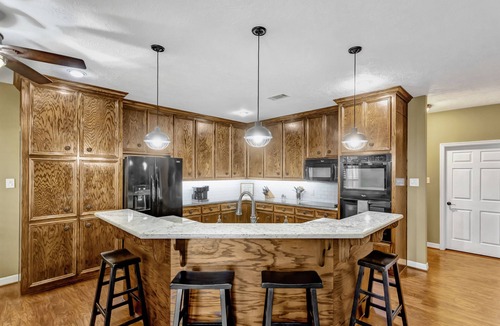 Brookshire House | The Rustic Manor