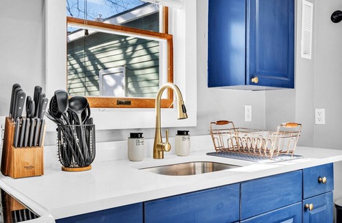 Southern Coast Apartment | The Saco Suite - Downtown, Dog Friendly, Sleeps 4, Walk to Bars & Restaurants!